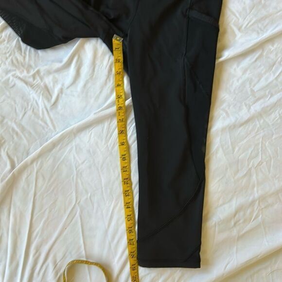 SOLD Lululemon Black tights/leggings Capri, size XS (6) preowned - Picture 11 of 12
